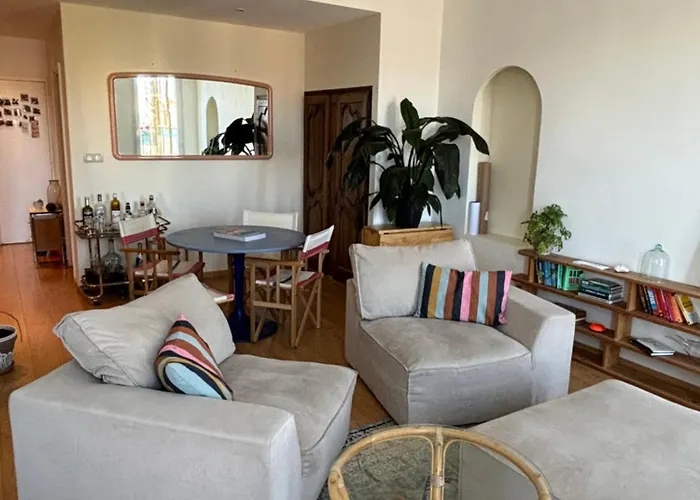 Room In Apartment In Palais Longchamp, Marseille