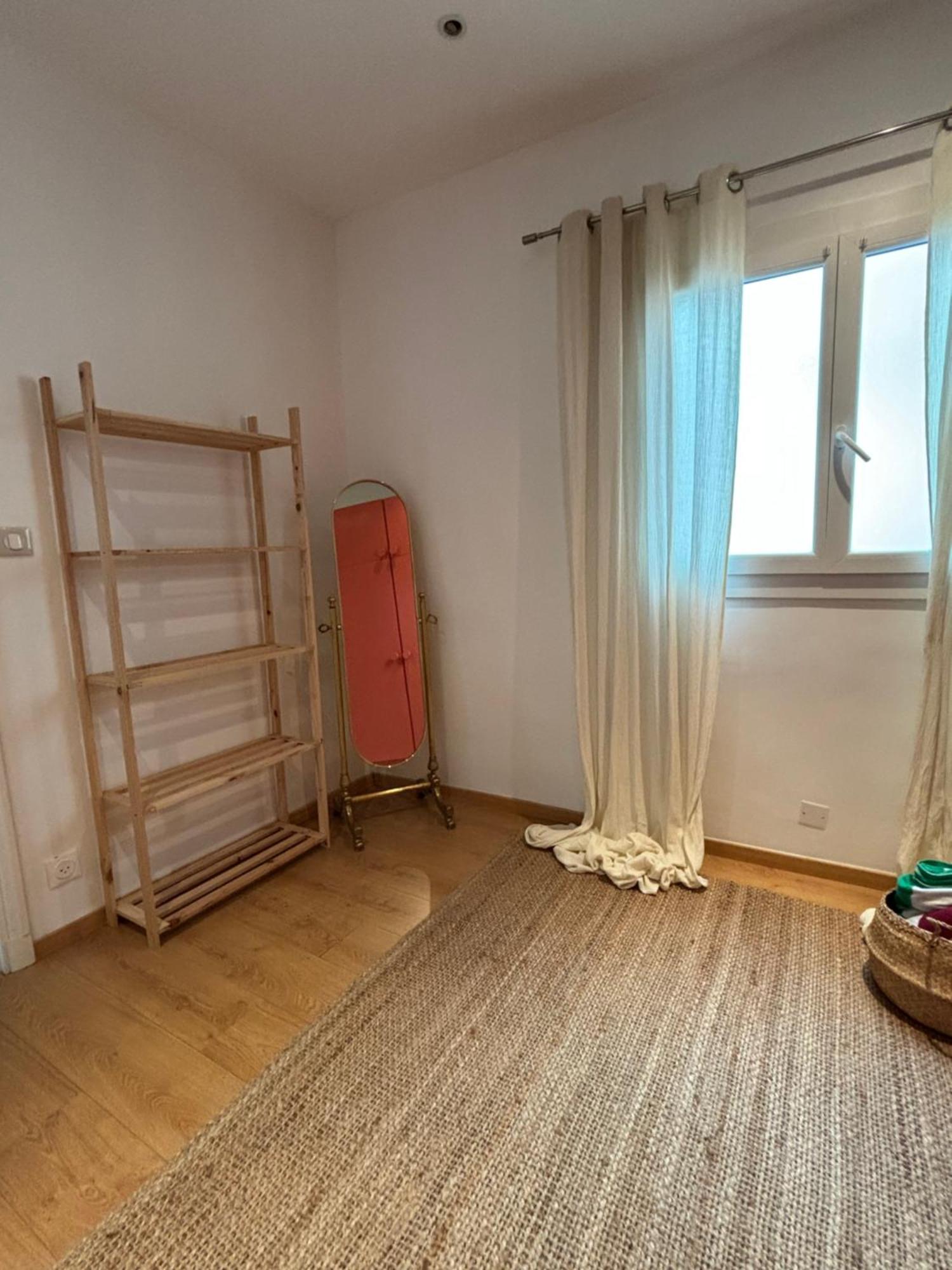 In In Palais Longchamp, Homestay *